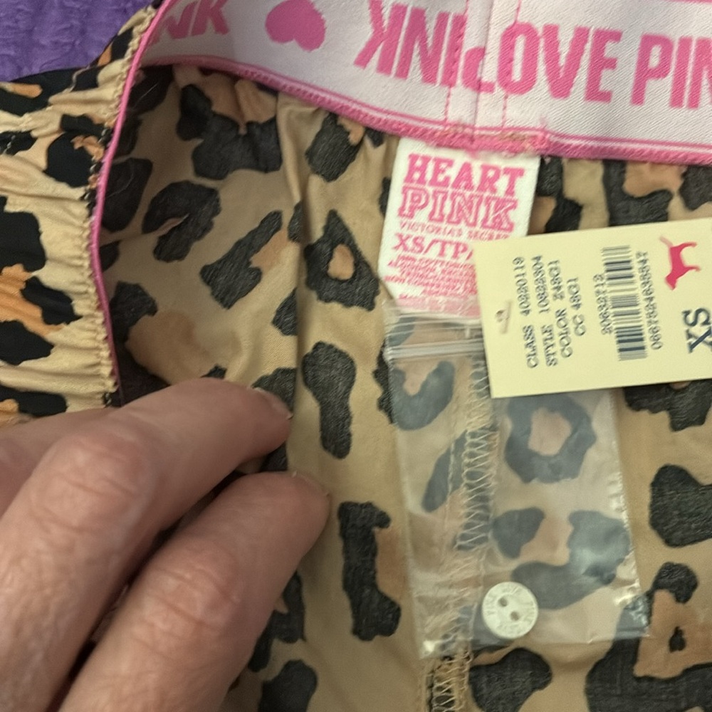 VS PINK Leopard Print Pajama Shorts - Picture 4 of 6